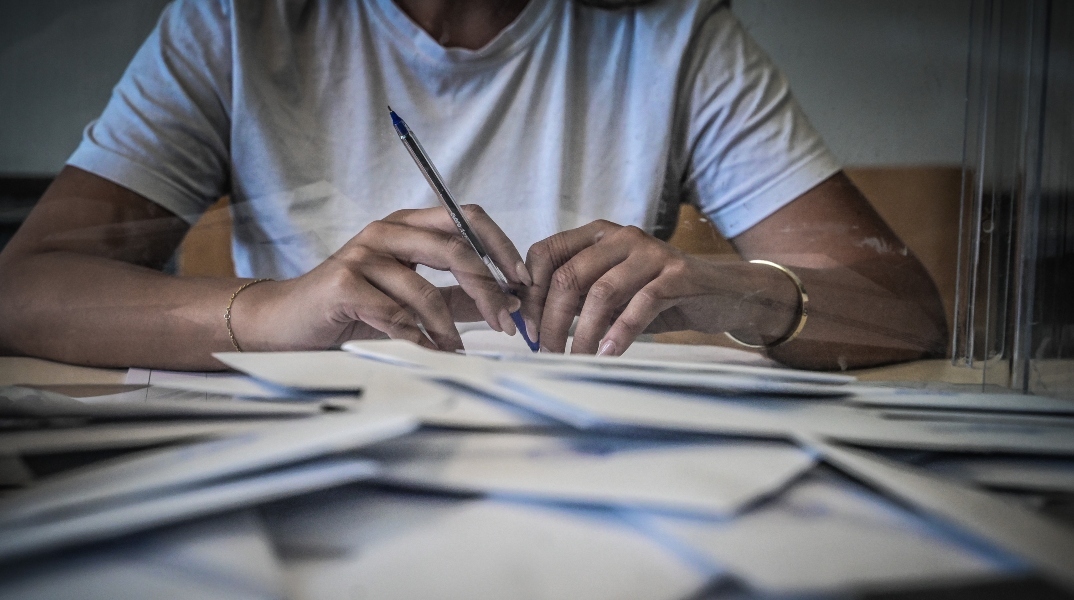 Ευρωεκλογές 2024: Έκλεισαν οι κάλπες - Πότε αναμένονται τα αποτελέσματα των exit poll 