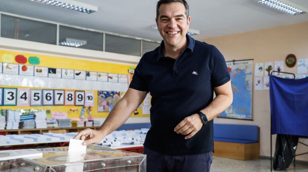 Ευρωεκλογές 2024: Στην Κυψέλη ψήφισε ο Αλέξης Τσίπρας