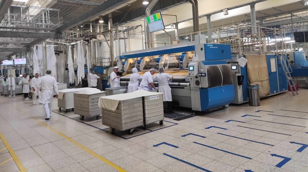 Ένα βιομηχανικό πλυντήριο με αρχές βιωσιμότητας