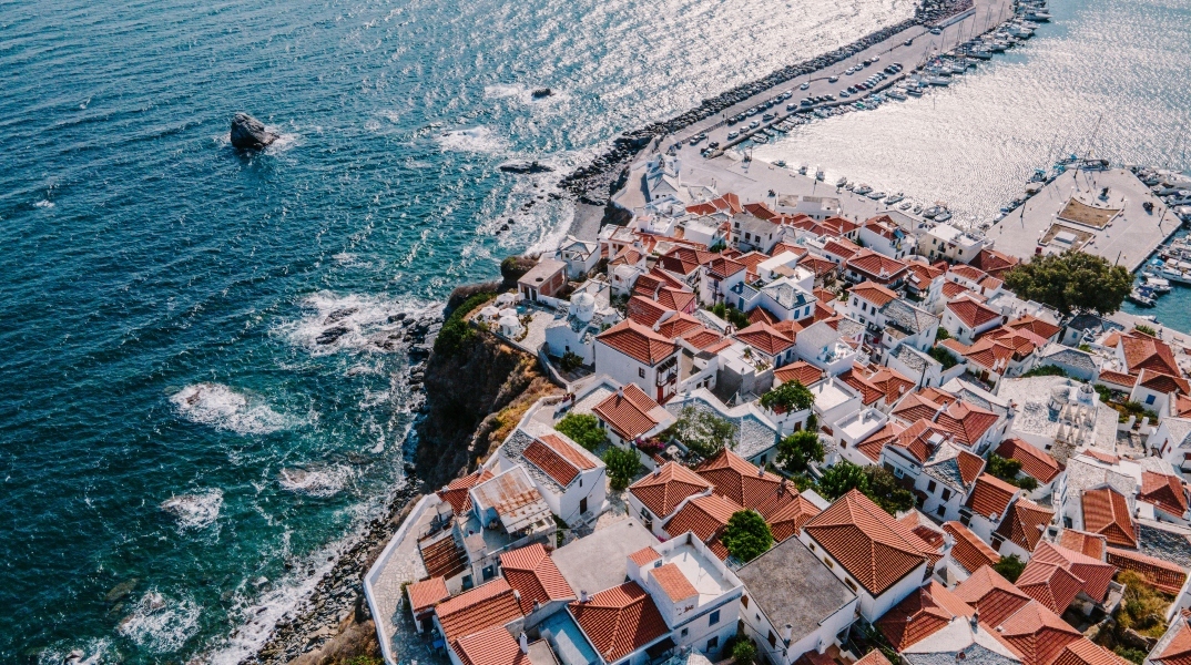 Σκόπελος: Η πιο όμορφη κινηματογραφική τοποθεσία της Ελλάδας