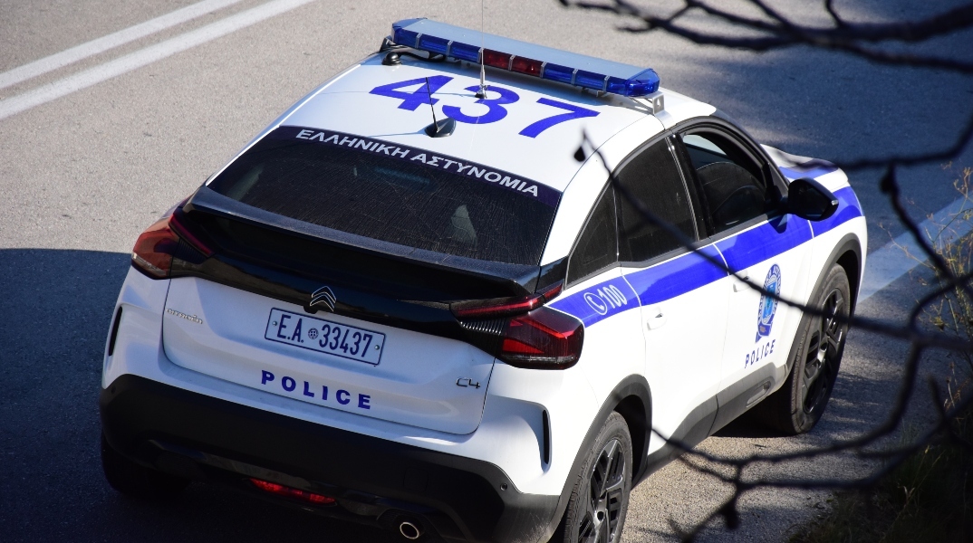 Αγρίνιο: Απείλησαν με καραμπίνα και δρεπάνι τον αδελφό τους