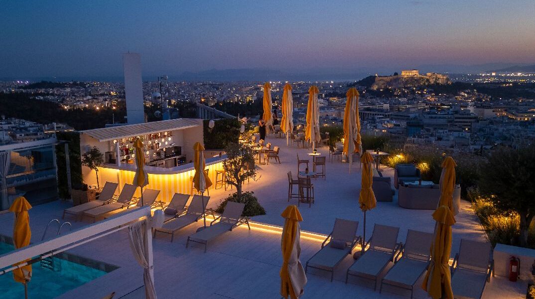 Vertigo Pool & Sunset bar