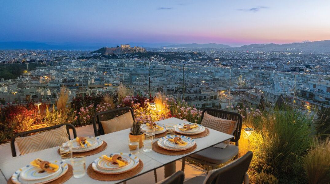 Vertigo Pool & Sunset Bar