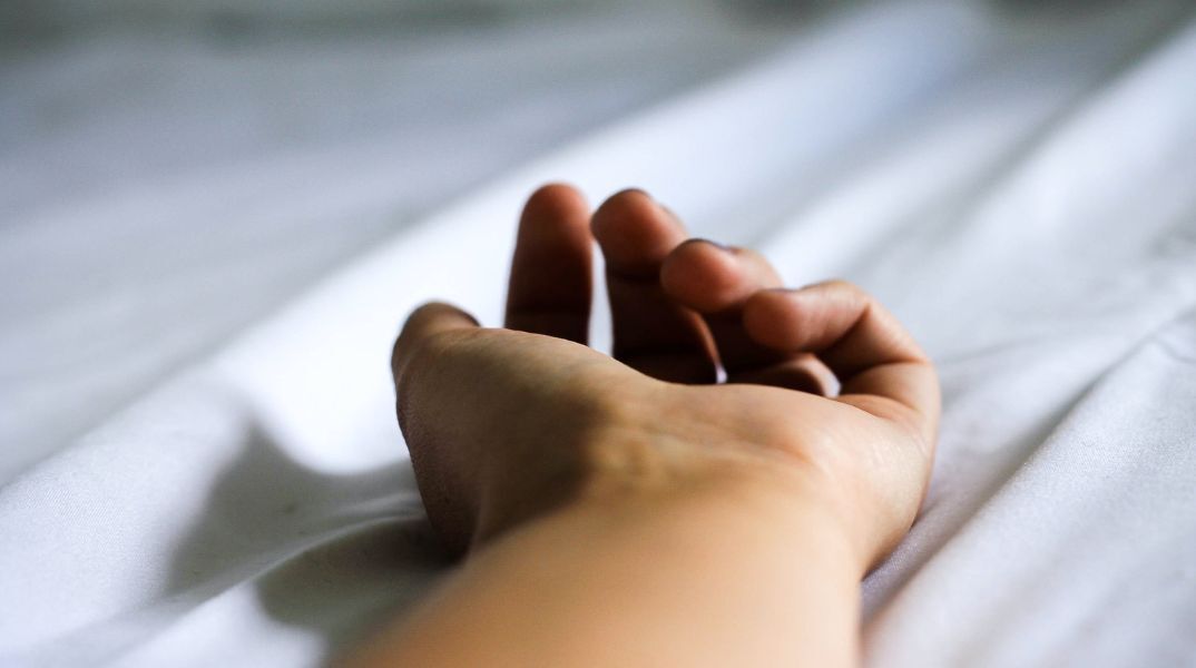 Κύπρος: Μαχαίρωσε τη σύζυγό του και την έριξε από το μπαλκόνι - Τι αναφέρουν οι πρώτες πληροφορίες