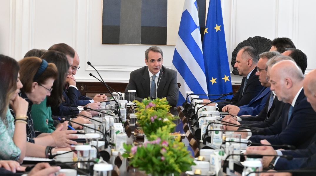 Ανασχηματισμος και διακυβέρνηση