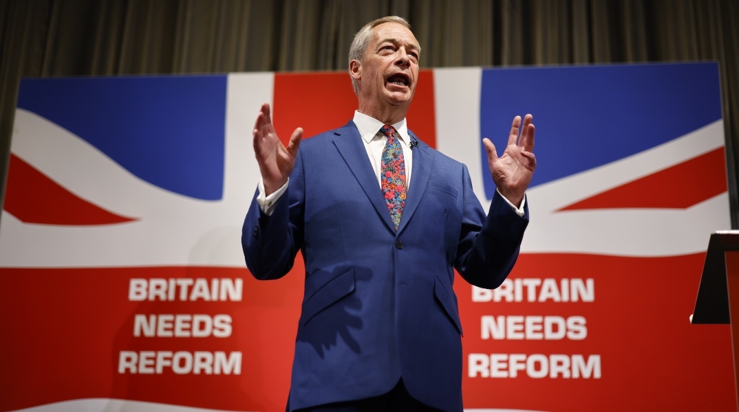 Βρετανικές εκλογές: Ο Φάρατζ ανεβαίνει στις δημοσκοπήσεις 