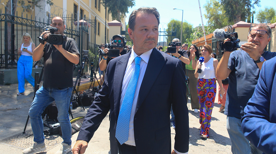 Απόστολος Λύτρας: Στον ανακριτή για την κακοποίηση της γυναίκας του