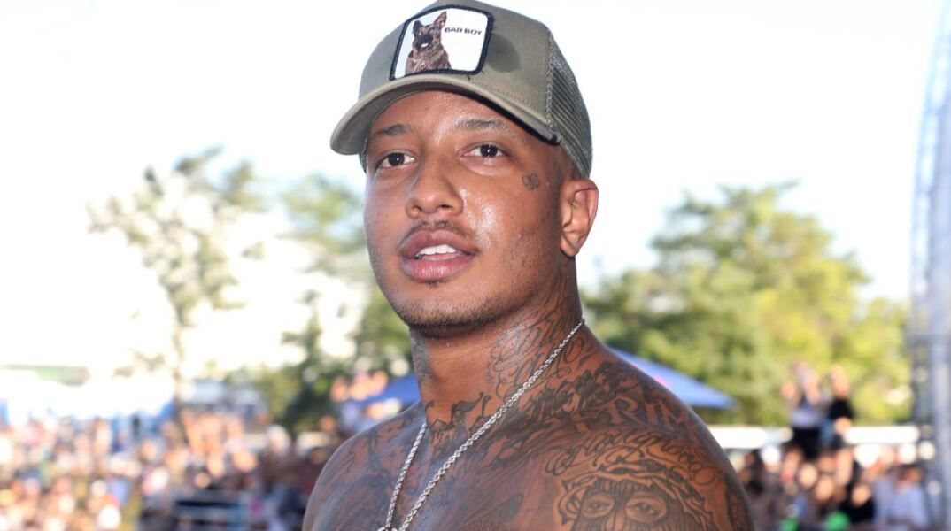 Άγρια επίθεση Light στη Ζήνα Κουτσελίνη