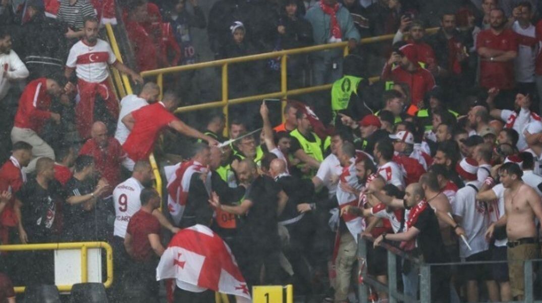 Επεισόδια μέσα στο «Dortmund BVB Stadion» μεταξύ Γεωργιανών και Τούρκων