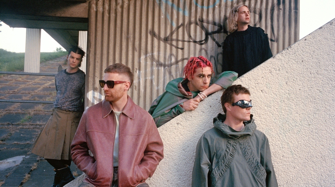 Fontaines D.C.: Στη δημοσιότητα το video clip του single «Favourite» από το νέο άλμπουμ «Romance» που θα κυκλοφορήσει στις 23 Αυγούστου