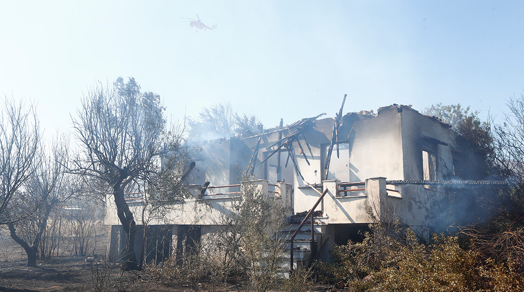 ΠΥΡΚΑΓΙΑ ΣΤΗΝ ΛΕΩΦΟΡΟ ΒΑΡΗΣ - ΚΟΡΩΠΙΟΥ