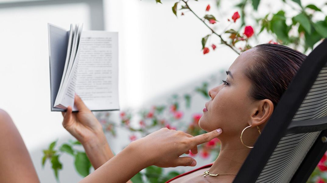 24 βιβλία ξένης λογοτεχνίας για το καλοκαίρι