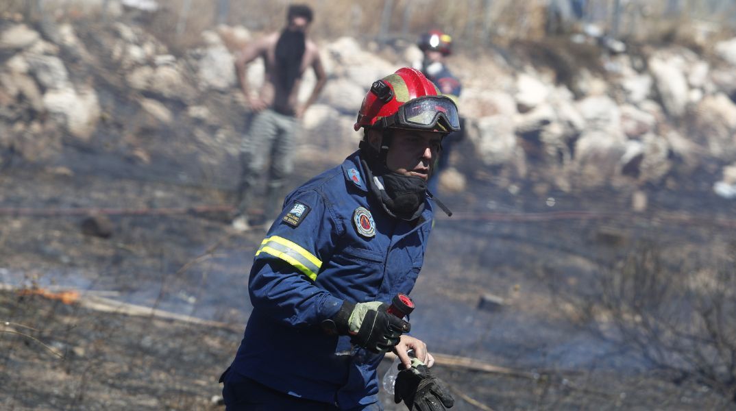 Φωτιά στην Άνδρο - Μήνυμα του 112 για απομάκρυνση κατοίκων