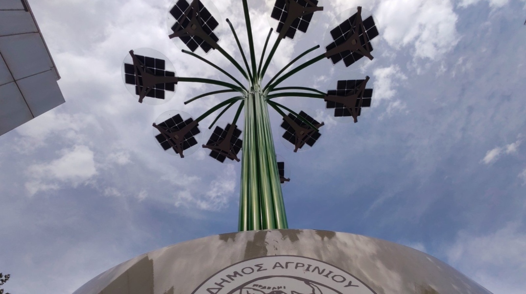 Το έξυπνο ηλιακό δέντρο στον Δήμο Αγρινίου 