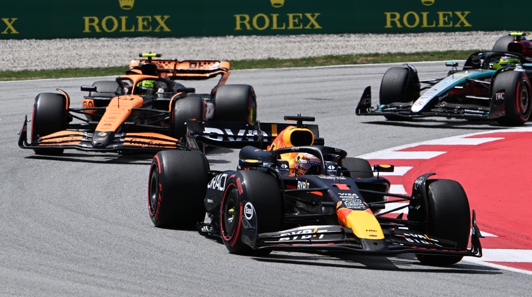 Βαρκελώνη: Ο Ράσελ ανέδειξε νικητή τον Φερστάπεν