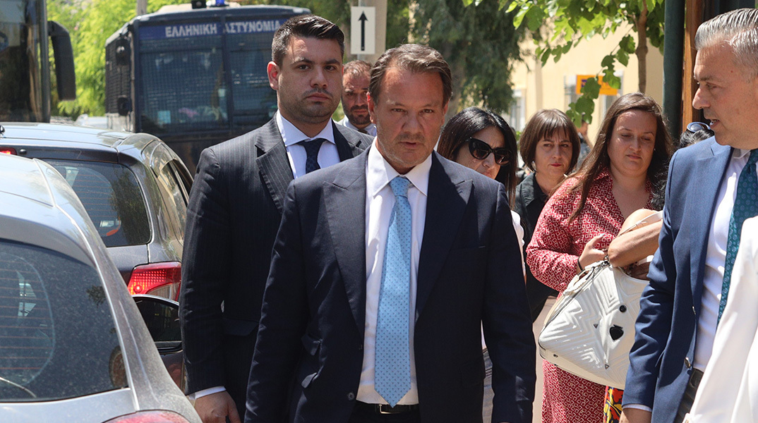 Το τσίρκο με το ζεύγος Λύτρα