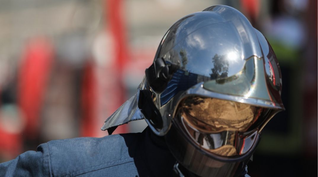 Φωτιά σε κτίριο στο Μοσχάτο - Μεγάλη κινητοποίηση της Πυροσβεστικής - Μήνυμα από το 112: «Κλείστε πόρτες και παράθυρα» 