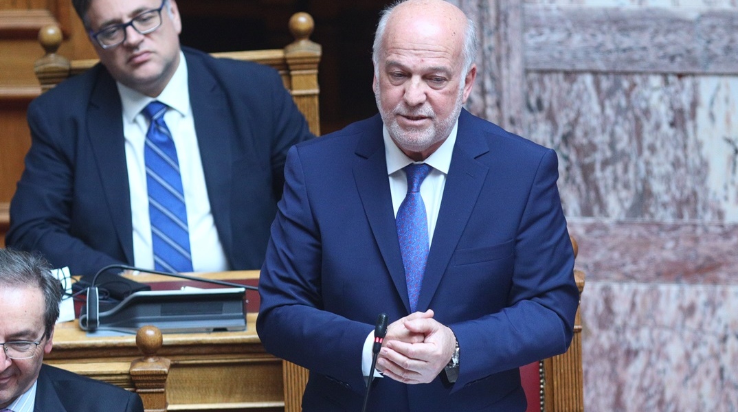 Ο Γιώργος Φλωρίδης Ο υπουργός Δικαιοσύνης, Γιώργος Φλωρίδης, στα έδρανα της Βουλής