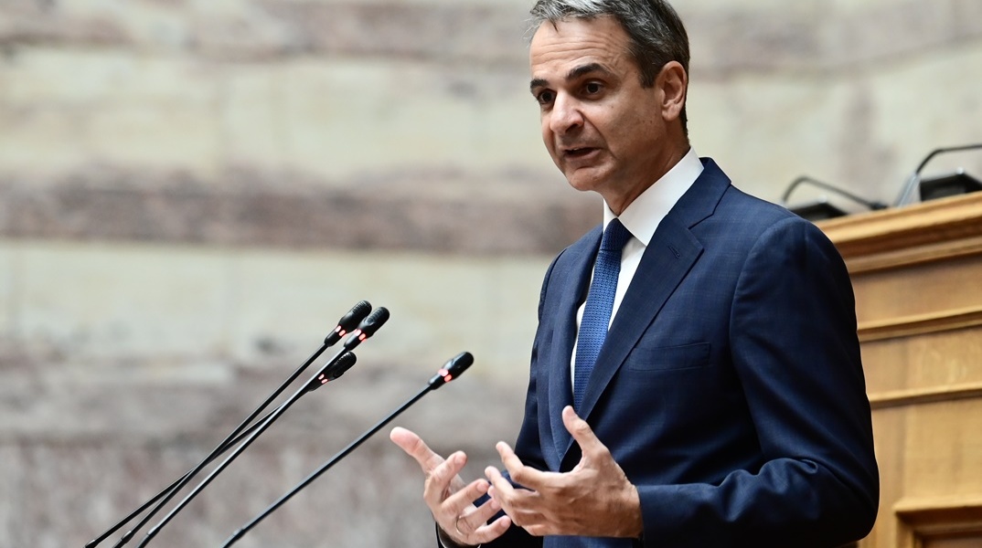 Ο Κυριάκος Μητσοτάκης απευθύνεται στην Κοινοβουλευτική Ομάδα της ΝΔ