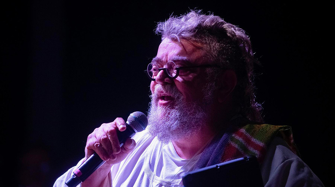 Ο Σταμάτης Κραουνάκης