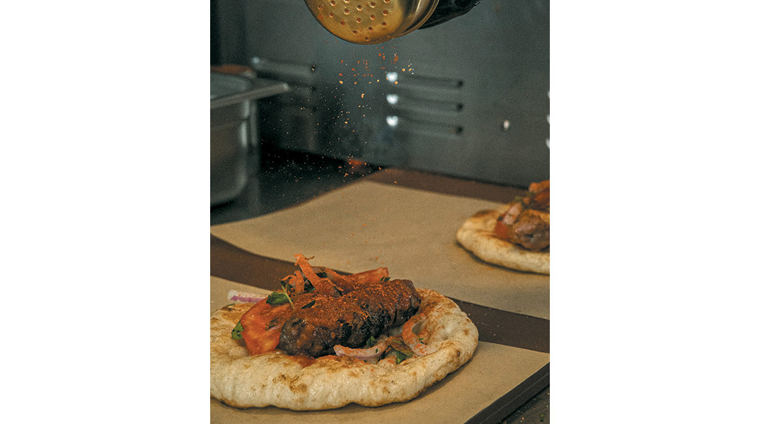 Νικαράγουα: Το νέο στέκι για πεντανόστιμο old school σουβλάκι στον Πειραιά