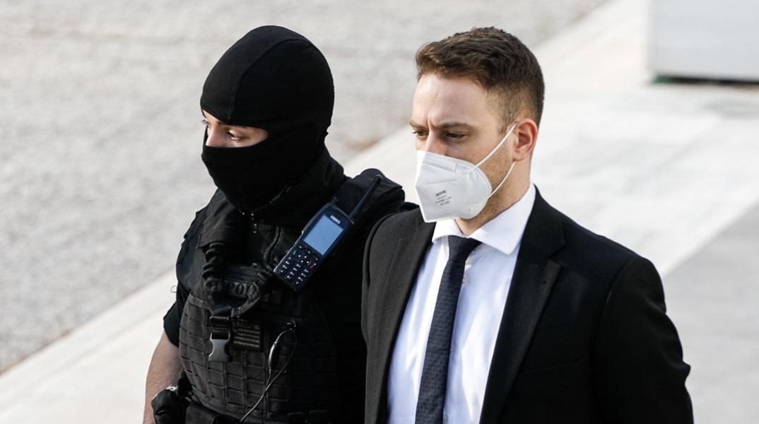 Μπάμπης Αναγνωστόπουλος: Ο γυναικοκτόνος που φαίνεται να περνά στη Νομική