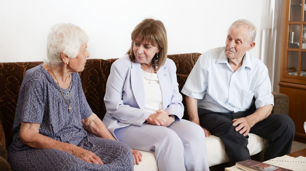 Κατερίνα Σακελλαροπούλου: Τη Σωτηρία και τον Παναγιώτη Αραμπατζή, που έκαναν δωρεά €100.000 στο Νοσοκομείο Διδυμότειχου επισκέφθηκε η Πρόεδρος της Δημοκρατίας.