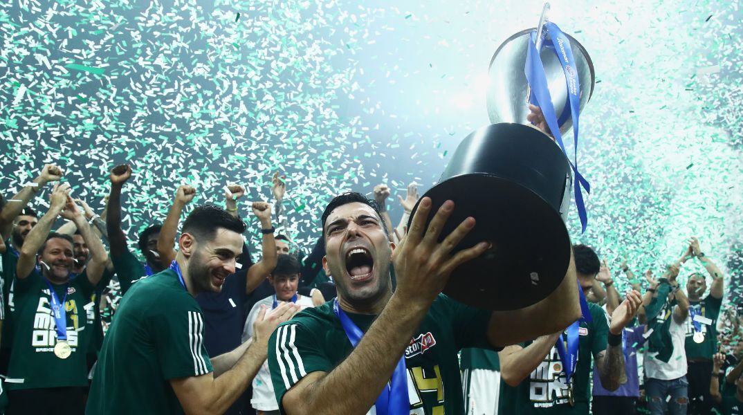 Ο Κώστας Σλούκας MVP της σεζόν στην Basket League - «Η πιο επιτυχημένη χρονιά της καριέρας μου» Κώστας Σλούκας: MVP της σεζόν 2023-24 στην Basket League - Η δήλωση του γκαρντ του Παναθηναϊκού και το βίντεο της ΕΣΑΚΕ.