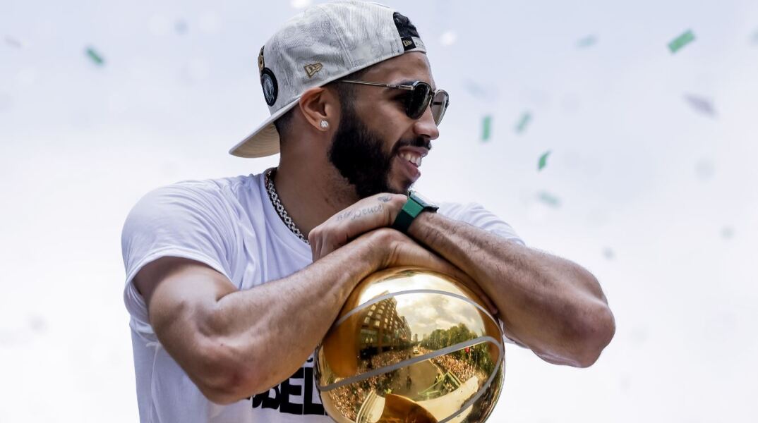 Ο σταρ των Μπόστον Σέλτικς, Τζέισον Τέιτουμ.