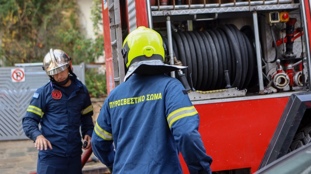 Φωτιά τώρα στα Άνω Λιόσια