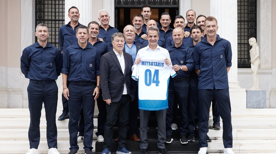Ο Μητσοτάκης συναντήθηκε με την Εθνική του Euro 2004