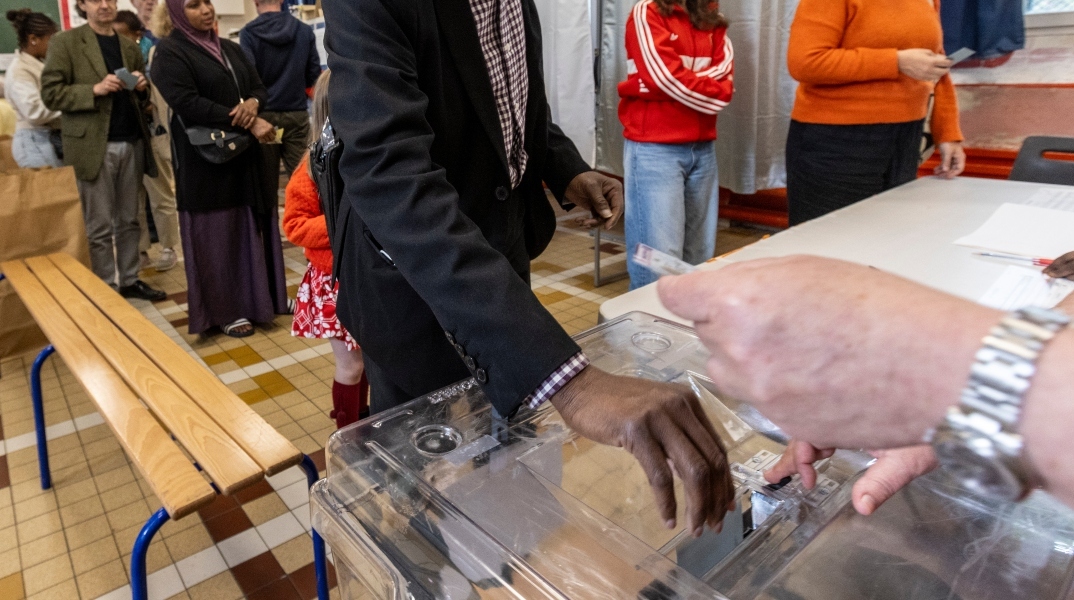 Γαλλικές εκλογές: Στο 59,71% η συμμετοχή μέχρι τις 18:00