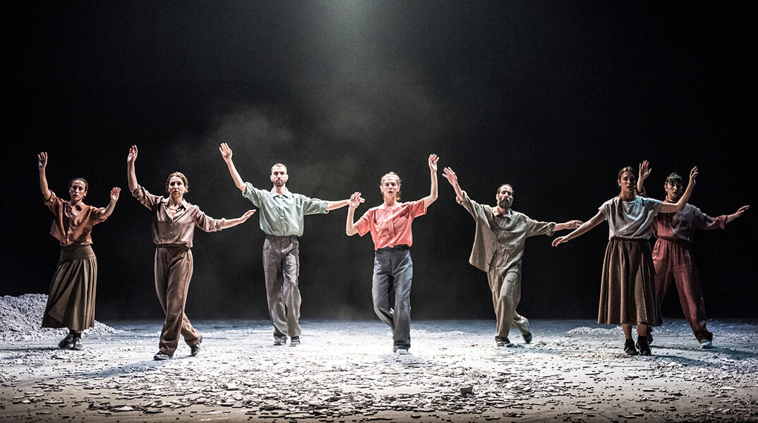 Μιντάτι: Μια μάζωξη-γιορτή από την Τζένη Αργυρίου