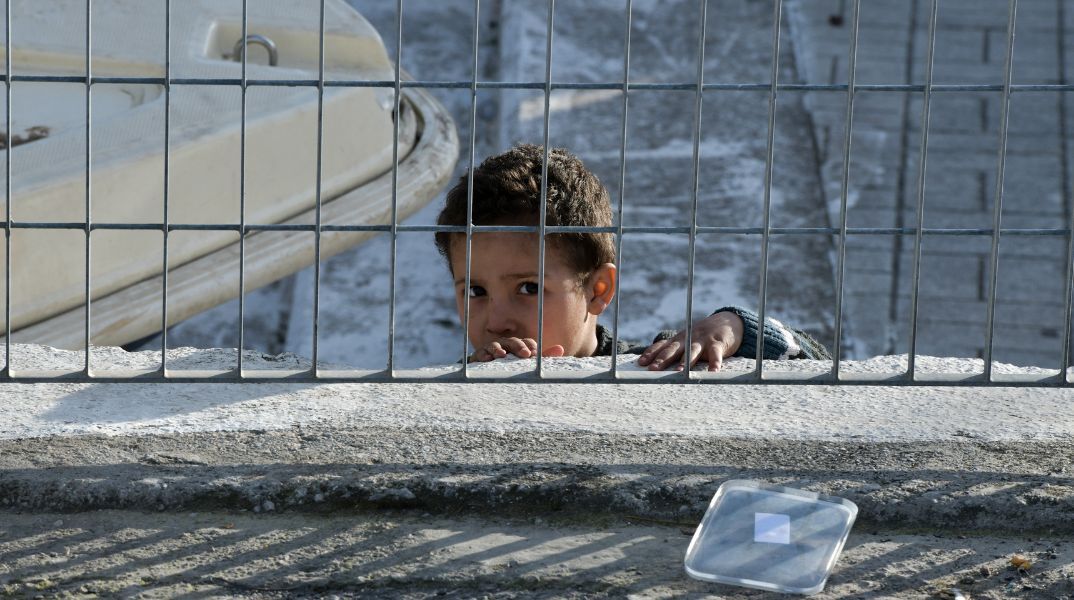 Μυτιλήνη: Ένοχοι 21 κατηγορούμενοι για «πογκρόμ» κατά μεταναστών και προσφύγων τον Απρίλιο του 2018 - Αναγνώρισε ρατσιστικά κίνητρα το δικαστήριο