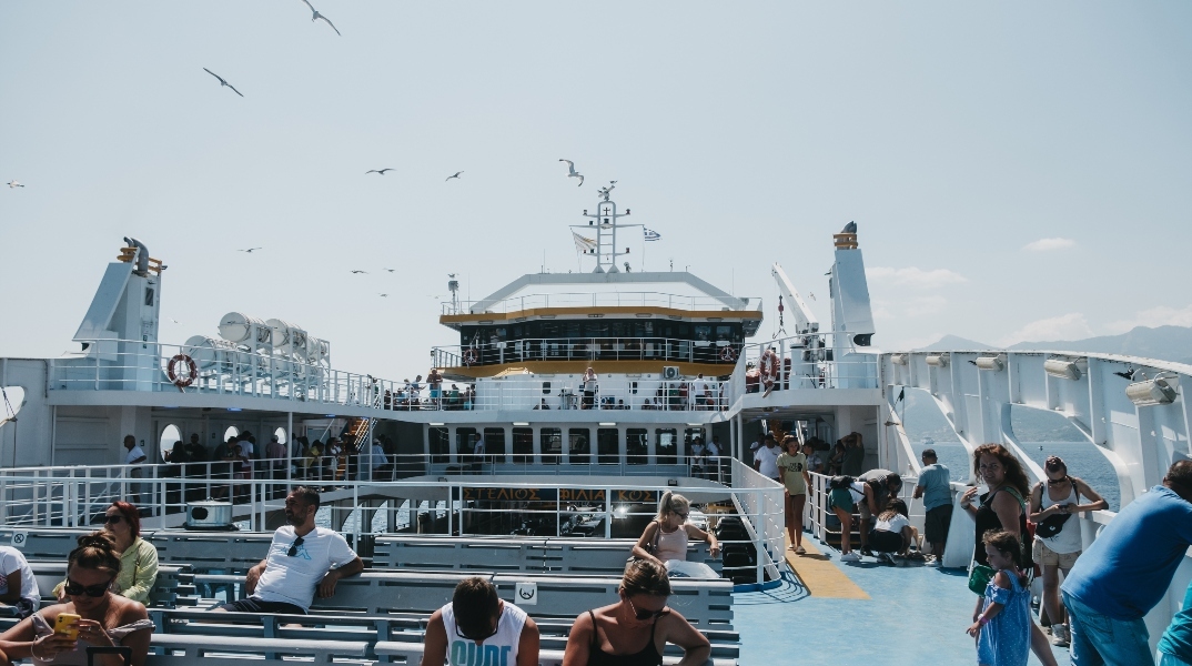 Διακοπές: Ένας στους δύο Ελληνες δεν θα πάει κάπου φέτος