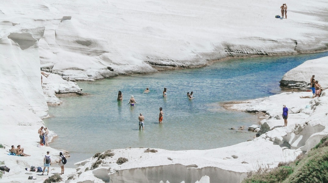 Μήλος 2024: Οδηγός για αξιοθέατα, παραλίες, φαγητό, διασκέδαση 