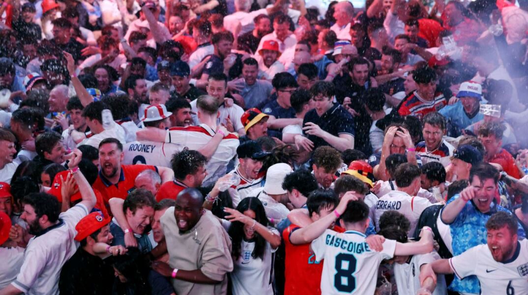 The Killers: Διέκοψαν συναυλία για να δείξουν την εθνική Αγγλίας