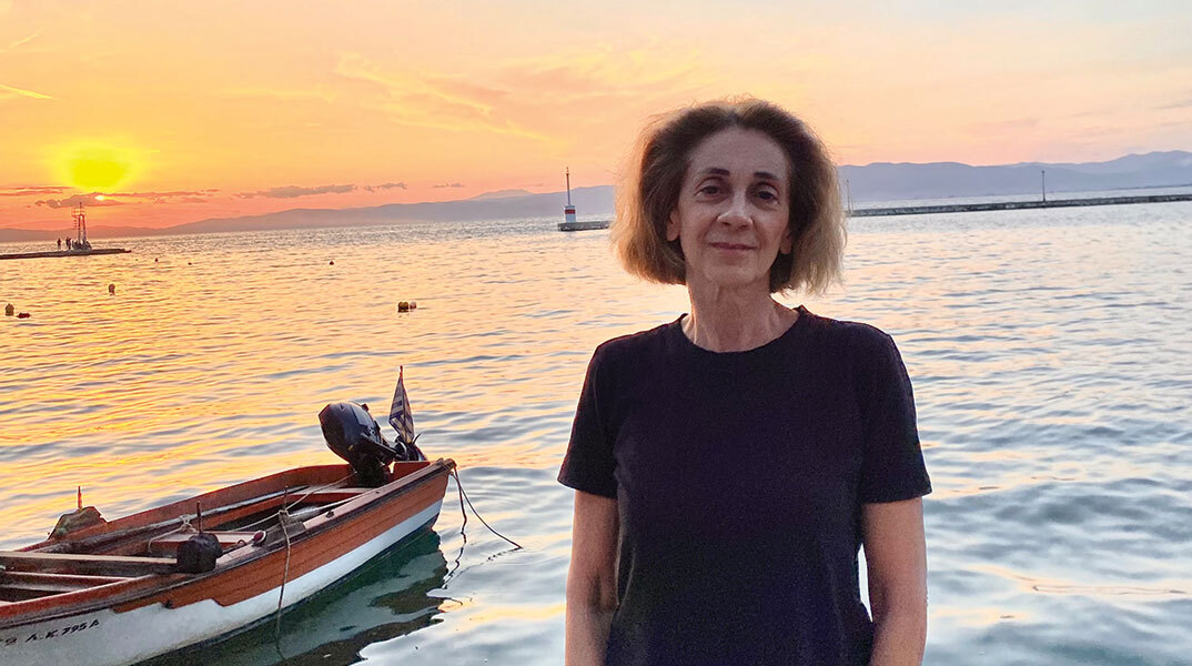 Δεν έχει τίποτα το δήθεν η Θάσος, τίποτα το φέηκ - Της Μανίνας Ζουμπουλάκη