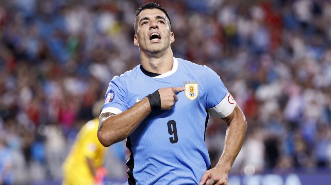 Ο Λουίς Σουάρεζ πανηγυρίζει το γκολ του στον μικρό τελικό του Κόπα Αμέρικα