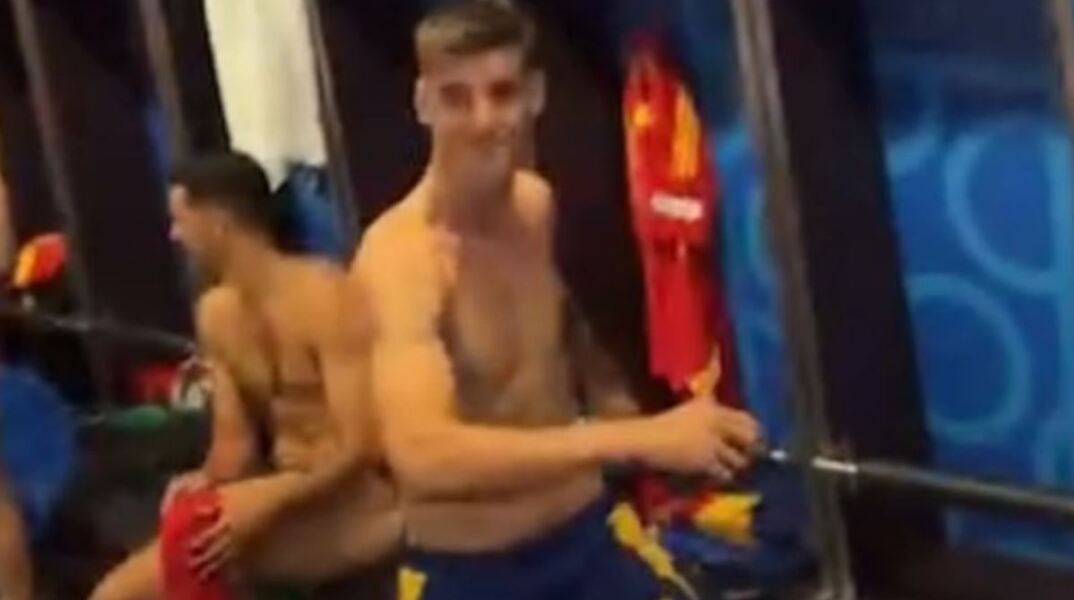 Ο Λαμίν Γιαμάλ έκανε live στο Instagram από τα αποδυτήρια και έδειξε γυμνούς τους συμπαίκτες του