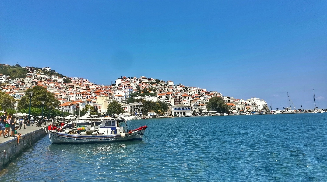 Σκόπελος 2024: Οδηγός για αξιοθέατα, παραλίες, φαγητό, διασκέδαση