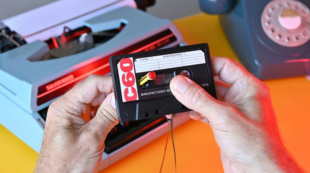 #φράσεις από 80's: Στην κορυφή των ελληνικών trends στο X οι νοσταλγικές αναρτήσεις με χιουμοριστικά «κειμήλια» της δεκαετίας του '80 - Οι viral δημοσιεύσεις.