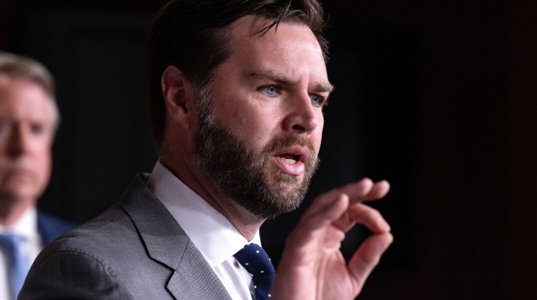 Aντιδράση του Λονδίνου για τον Τζει Ντι Βανς που αποκάλεσε την Βρετανία «ισλαμική χώρα με πυρηνικά»