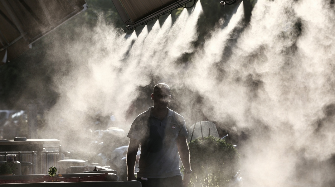 Καύσωνας: Πώς να προστατευτείτε από τις υψηλές θερμοκρασίες