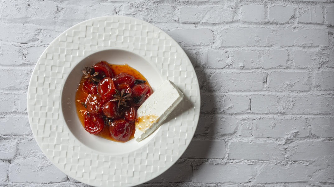 Γλυκό του κουταλιού με ντοματίνι Σαντορίνης