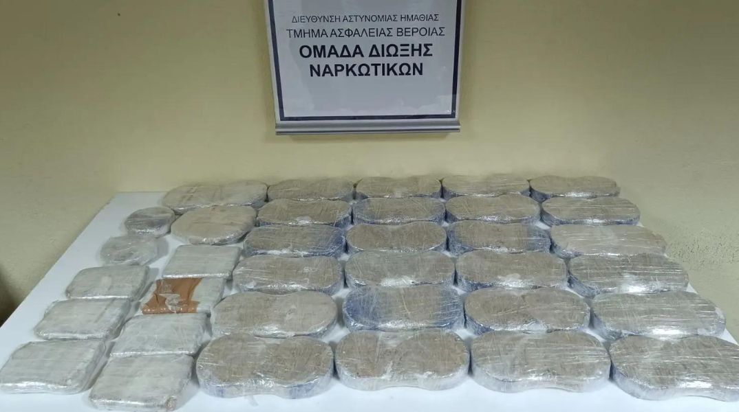 Βέροια: Έκρυβε πάνω από 22 κιλά ηρωίνη μέσα σε ξύλινο παιδικό κρεβάτι - Συνελήφθη 30χρονος μετά από συντονισμένες ενέργειες της ΕΛ.ΑΣ.