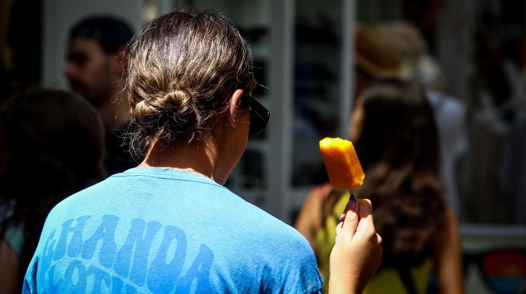 Καύσωνας: Επικαιροποίηση έκτακτου δελτίου επιδείνωσης καιρού - Θερμοκρασίες έως 43 βαθμούς - Πότε αναμένεται μικρή υποχώρηση του υδράργυρου.