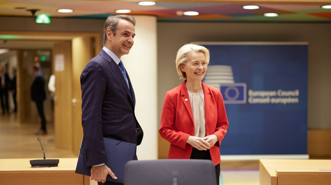 Κυριάκος Μητσοτάκης: Συγχαρητήρια του πρωθυπουργού για την επανεκλογή της Ούρσουλα φον ντερ Λάιεν στην προεδρία της Κομισιόν.