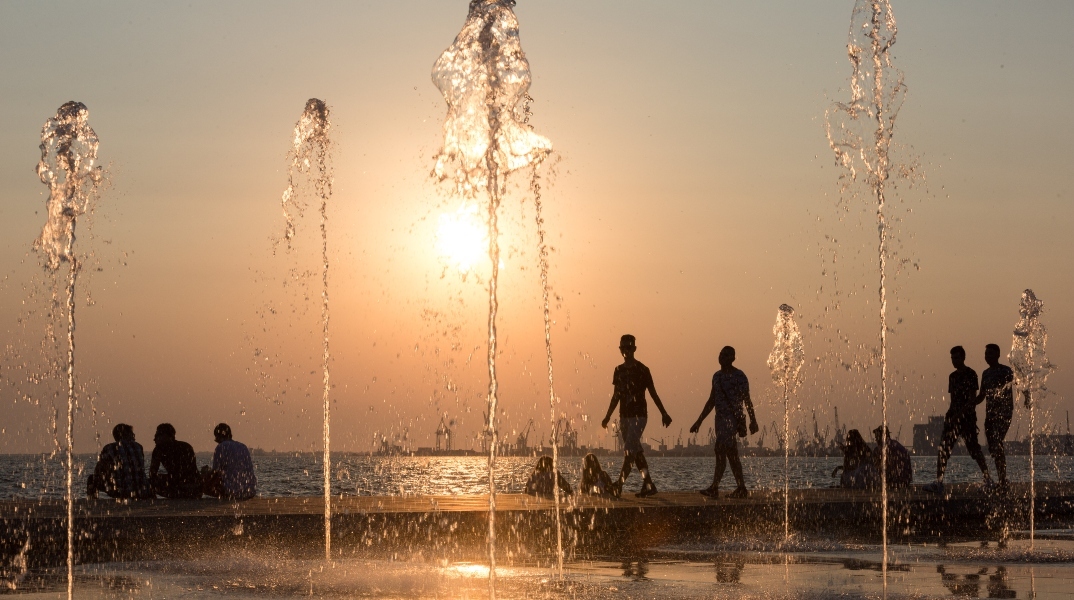 Καύσωνας: Πού θα αγγίξει ο υδράργυρος τους 42 βαθμούς την Παρασκευή