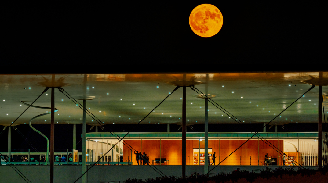 Πού θα ξενυχτήσεις με φόντο την πανσέληνο;